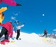 Snowball throwing contest