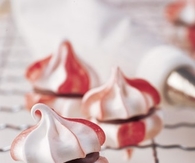 Peppermint meringues
