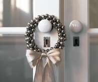 Jingle bell wreath door knob 