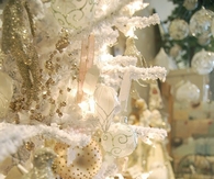 Elegant christmas tree decorations