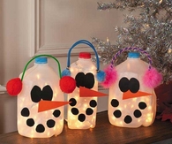 Milk jug snowmen