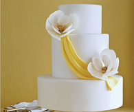 Sugar magnolia wedding cake