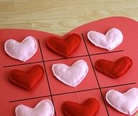 Tic tac toe hearts