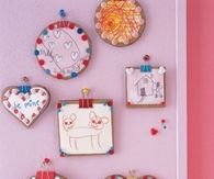 Thumbtack valentine frames