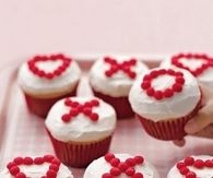 Xs and Os cupcakes