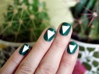 White triangles nails