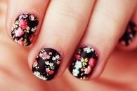 Floral print nails