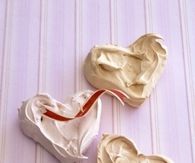 Pillowy meringue hearts