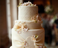 Pastel cream wedding cake