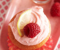 Spiked raspberry lemonade cupcakes