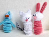 Pipecleaner finger puppets
