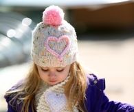 Easy hand knit kids scarf