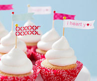 Love banner cupcakes