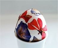 Pressed flower easter egg
