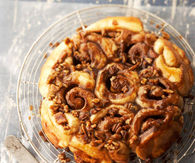Creamy caramel pecan rolls