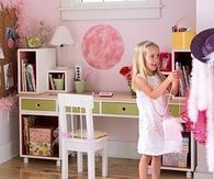 Kids room adjustable desk