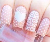 Polka dot xoxo nails