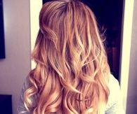 Curly blonde hairstyle