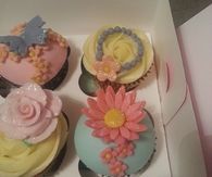Floral fondant cupcakes