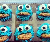 Cookie monster cupcakes