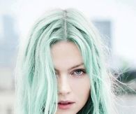 Messy sea green hair