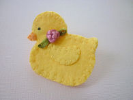 Easter brooch felt yellow duck 