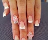Bow manicure