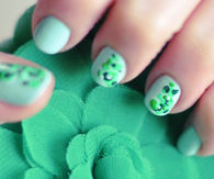 Minty green manicure