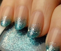 Glitter turquoise nails
