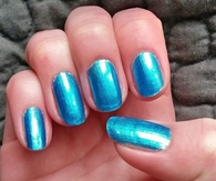 Shiny Turquoise nails