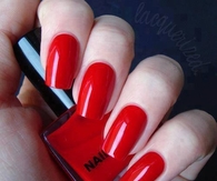 Red nails