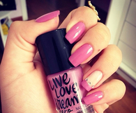 Glamour pink nails