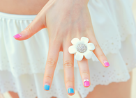 Bright spring nails