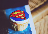 Superman cupcake