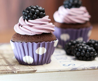 Black berry cupcake