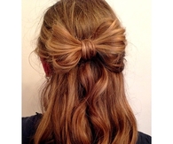 Messy bow with curls
