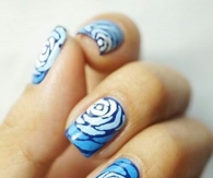 Blue rosey nails