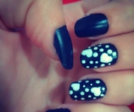 Black heart nails