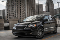 Chrysler Town and Country S
