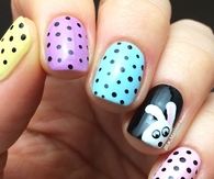 Polkadot nail art