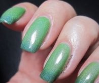 Sea green glittery nails