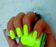 Neon green manicure