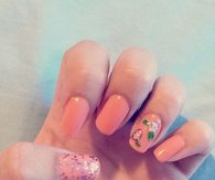 Peachy nails
