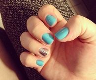 Turquoise nails