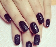 Black gel polish nails