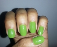 Green summer nails