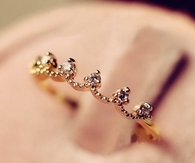 Diamond tiara ring