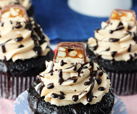 Snickers cupcakes