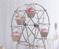 Ferris wheel cupcake holder