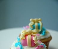 Gift cupcakes
